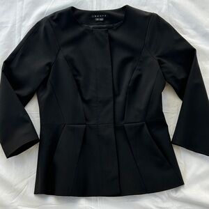 NWOT Theory “Clarie” Three-Quarter Sleeves Black Wool Collarless Blazer Elegant